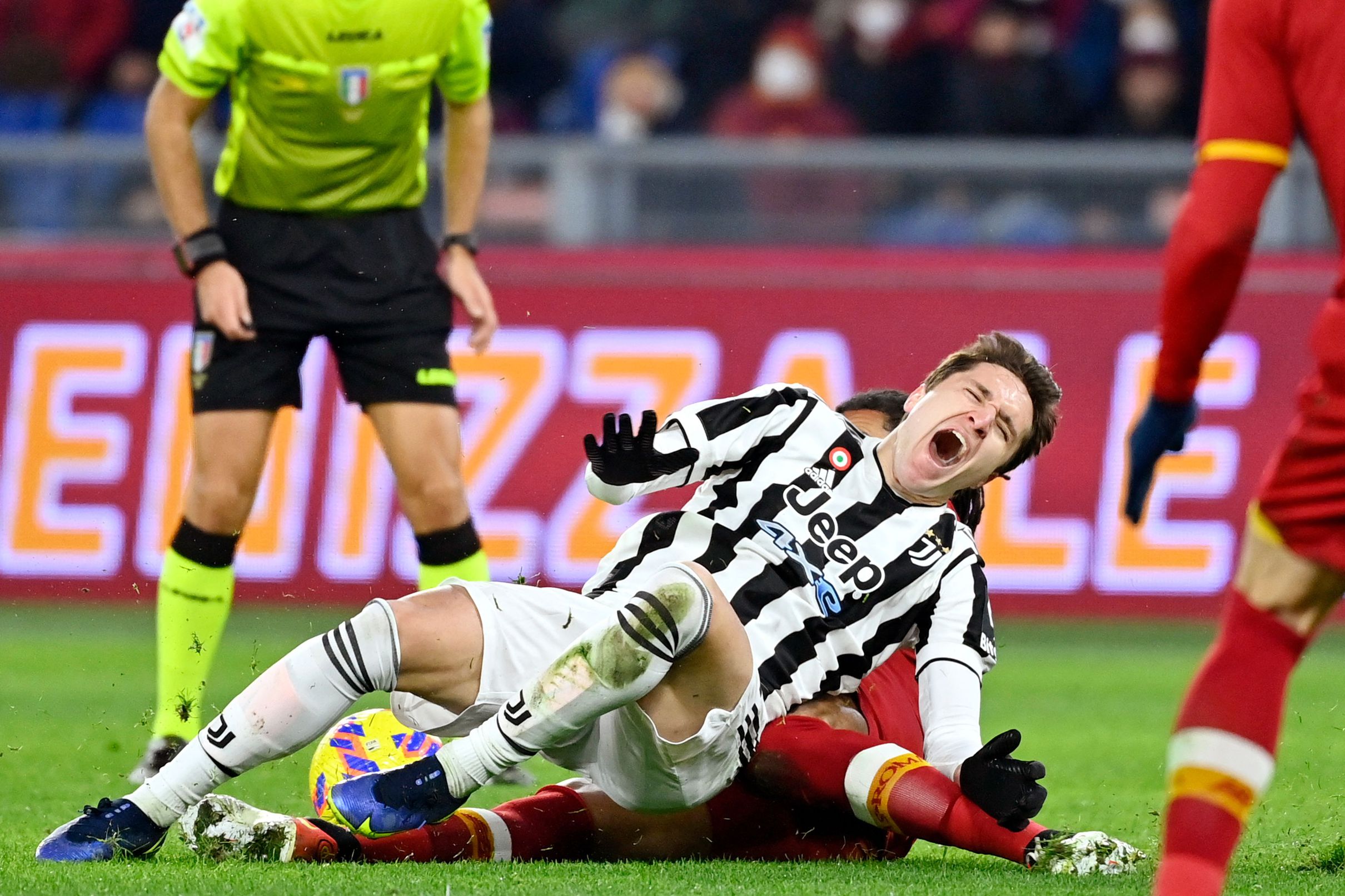 Federico Chiesa trên đường rời Juventus