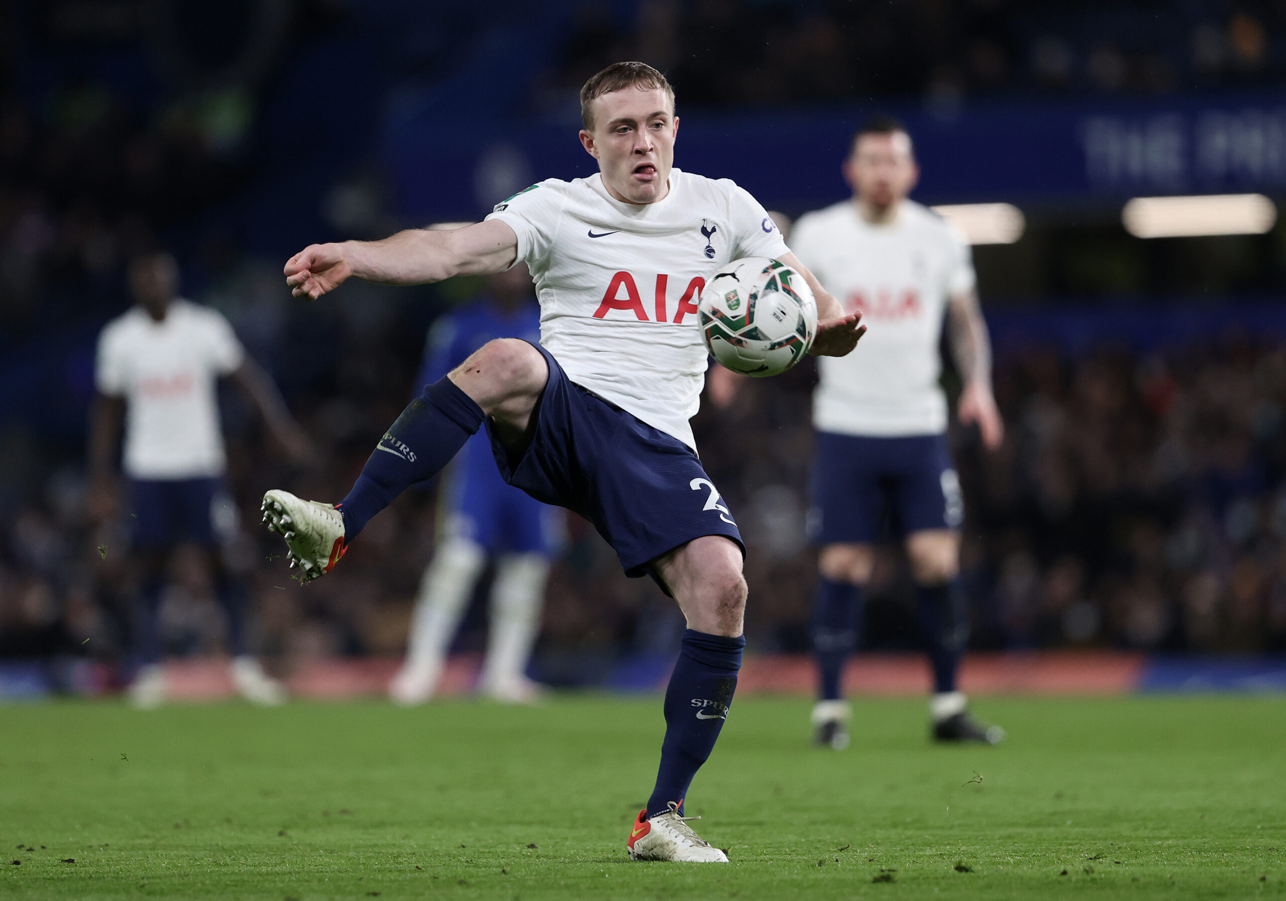 Leicester City chính thức chiêu mộ tiền vệ Oliver Skipp từ Tottenham Hotspur